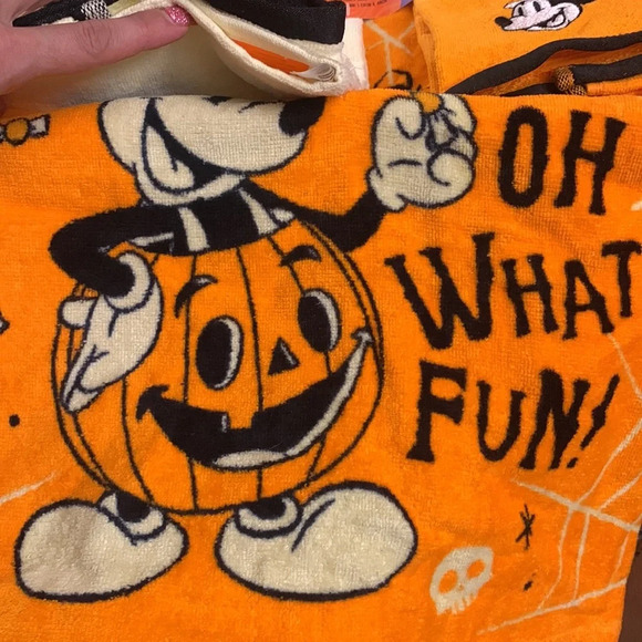 Disney Mickey & Minnie Mouse Halloween Bathroom Towel Set NEW - Picture 4 of 7